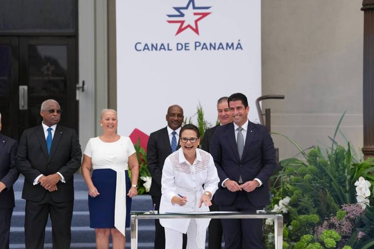Panama Canal considering more cuts in transits due to El Niño