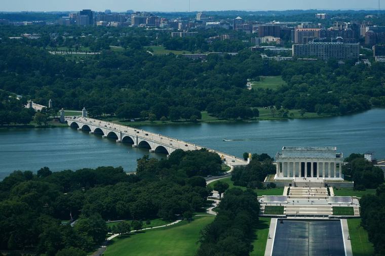 US says it will break ground soon on Trump arch