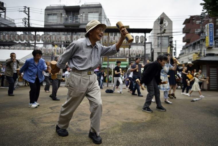 Japan to make driving tests harder for some older motorists
