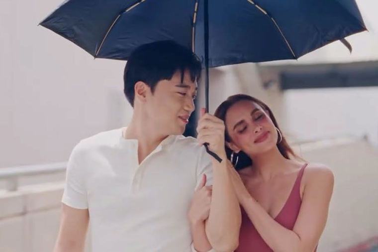 Max Collins gets cheeky with Ryan Bang on ‚ÄòIt‚Äôs Showtime‚Äô