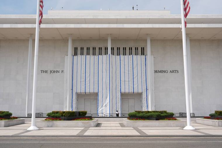 Kennedy Center renews call for Trump-backed shutdown after part of a ceiling collapses