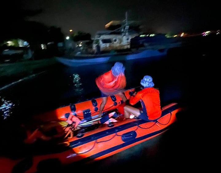 PCG assists 2 passenger vessels in distress off Zamboanga