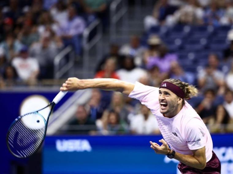 Zverev ousts Darderi to romp into US Open quarterfinals