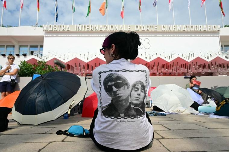 Oasis fans gather in Venice for band reunion film