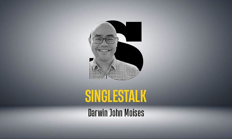 Moises: Behind the crown is a secret she cannot tell anyone